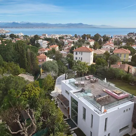 Aquamarine Vila